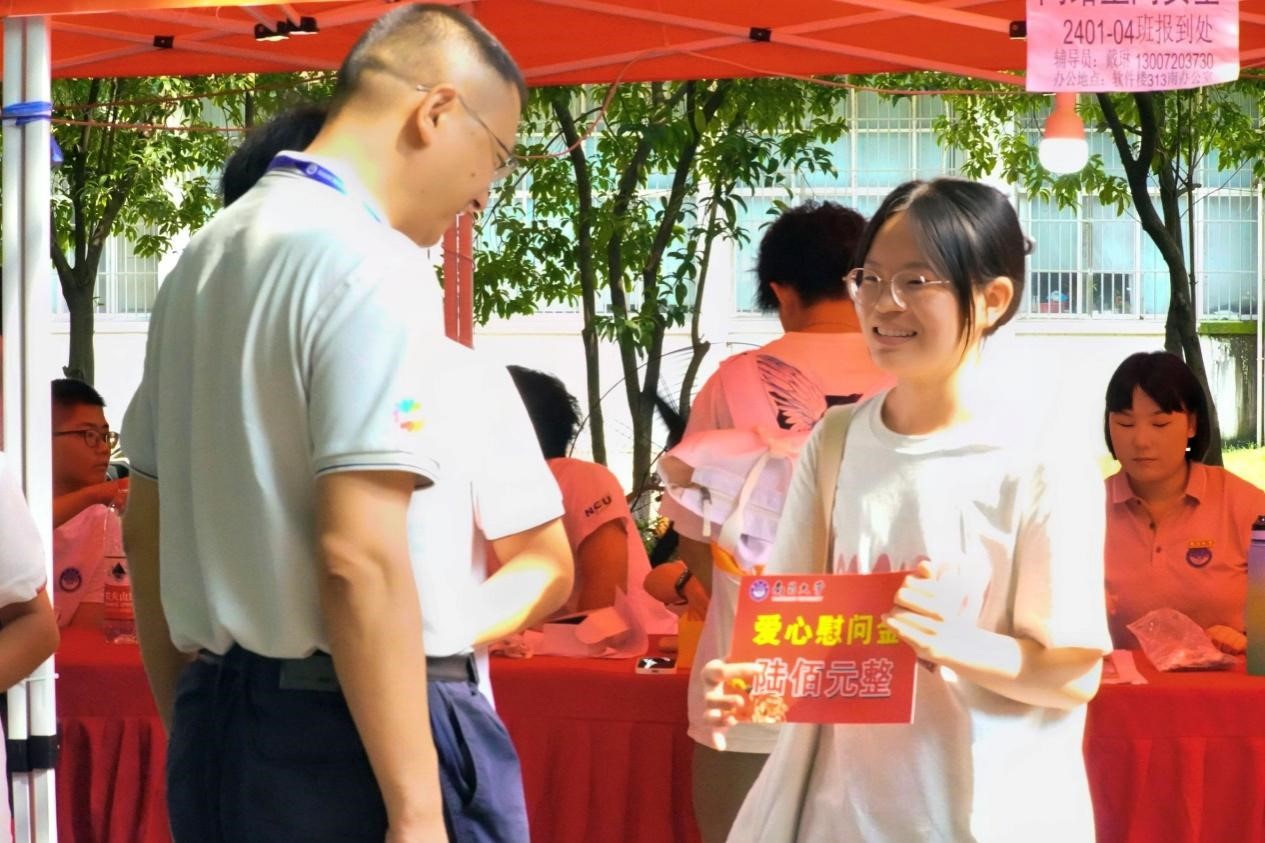 5409d6e14fa541e9a3ae92512e8a5fb6.jpg 2.jpg