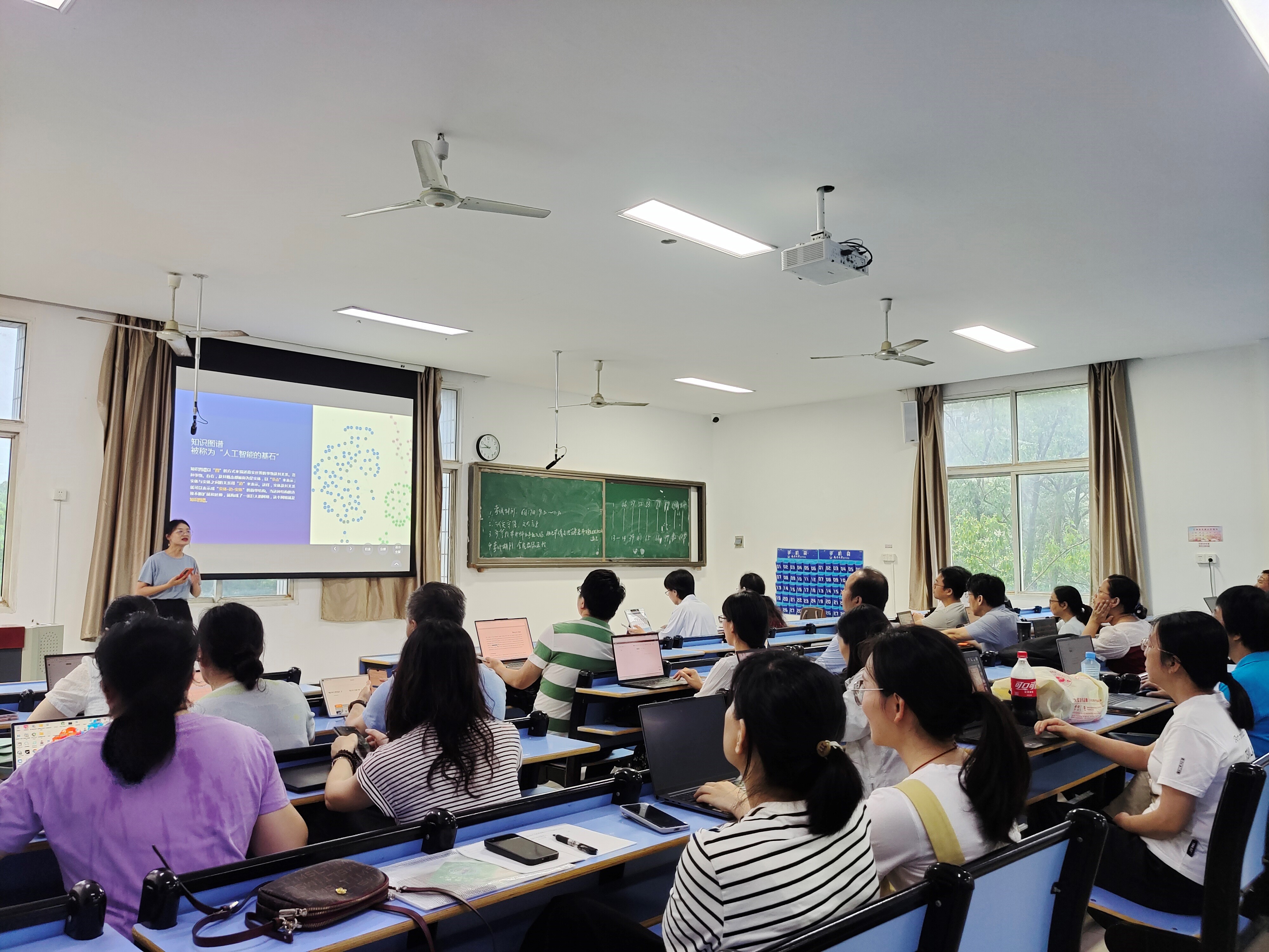 f4b212a9c20a4168b82a73aa644e3dbe.jpg 2.jpg