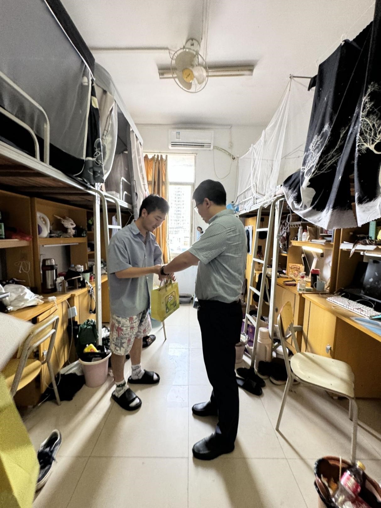 7c28f87d2e0741fdafc91e95018eda2f.jpg 1.jpg