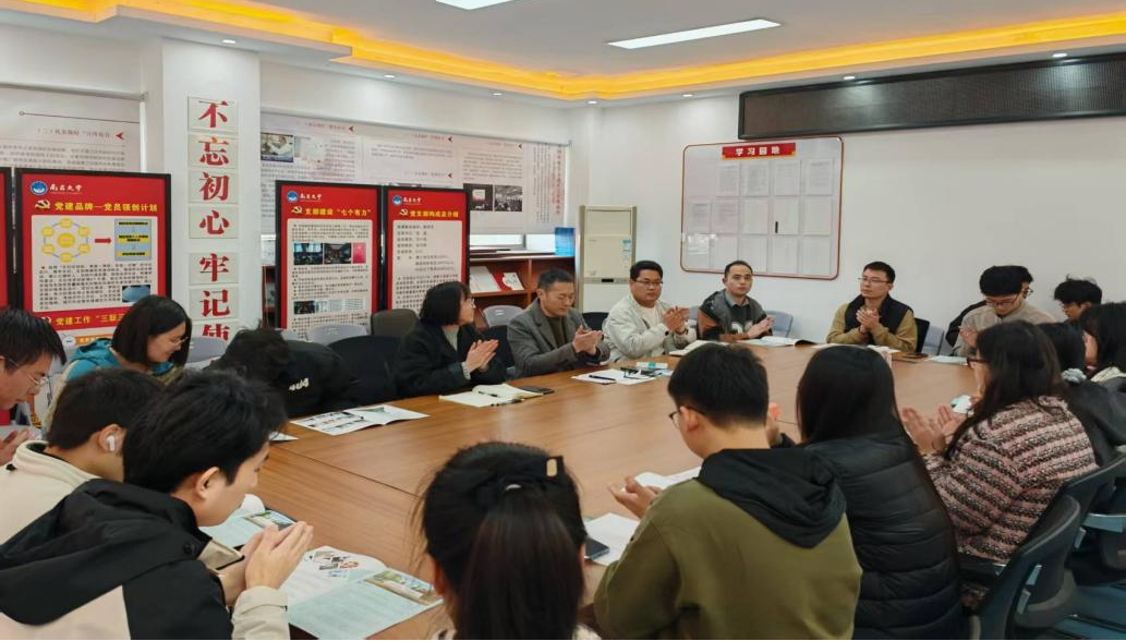 8ffe61c8eef14e3f881119d52c1d139d.png 图片1.png